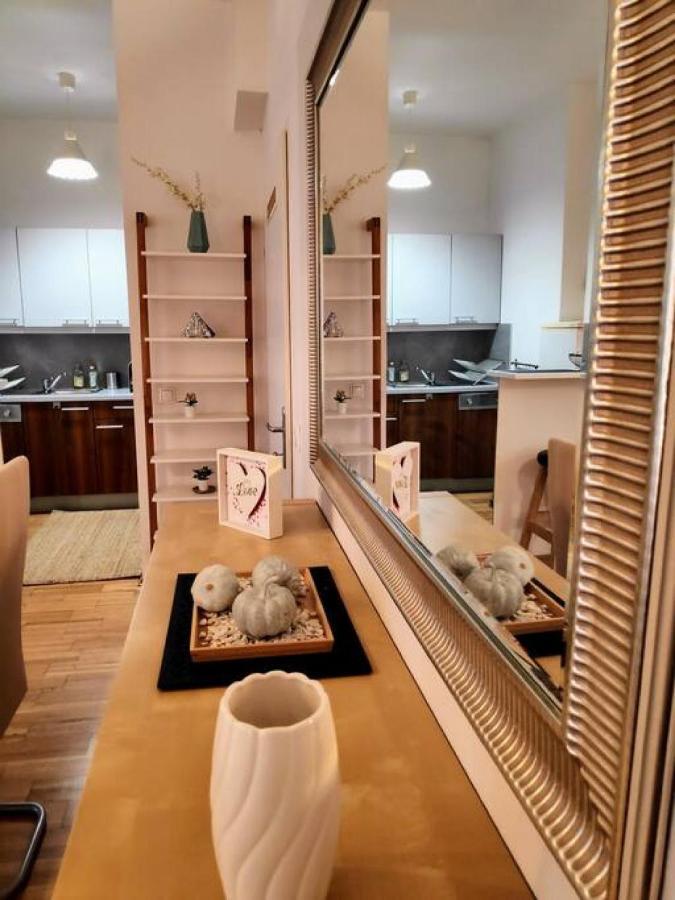 Nd Exquisites Wundervolles Ruhiges Terrassenapartment Mit Garage Viena Exterior foto
