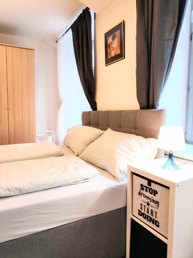 Nd Exquisites Wundervolles Ruhiges Terrassenapartment Mit Garage Viena Exterior foto
